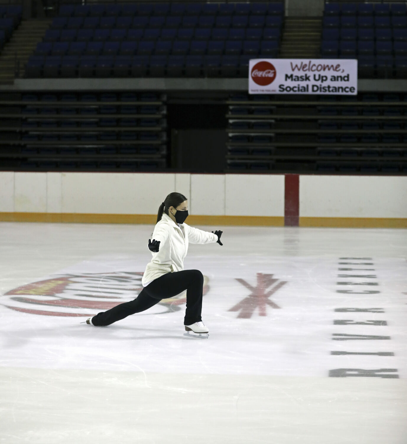 BR.iceskating.112220 05 mw.JPG